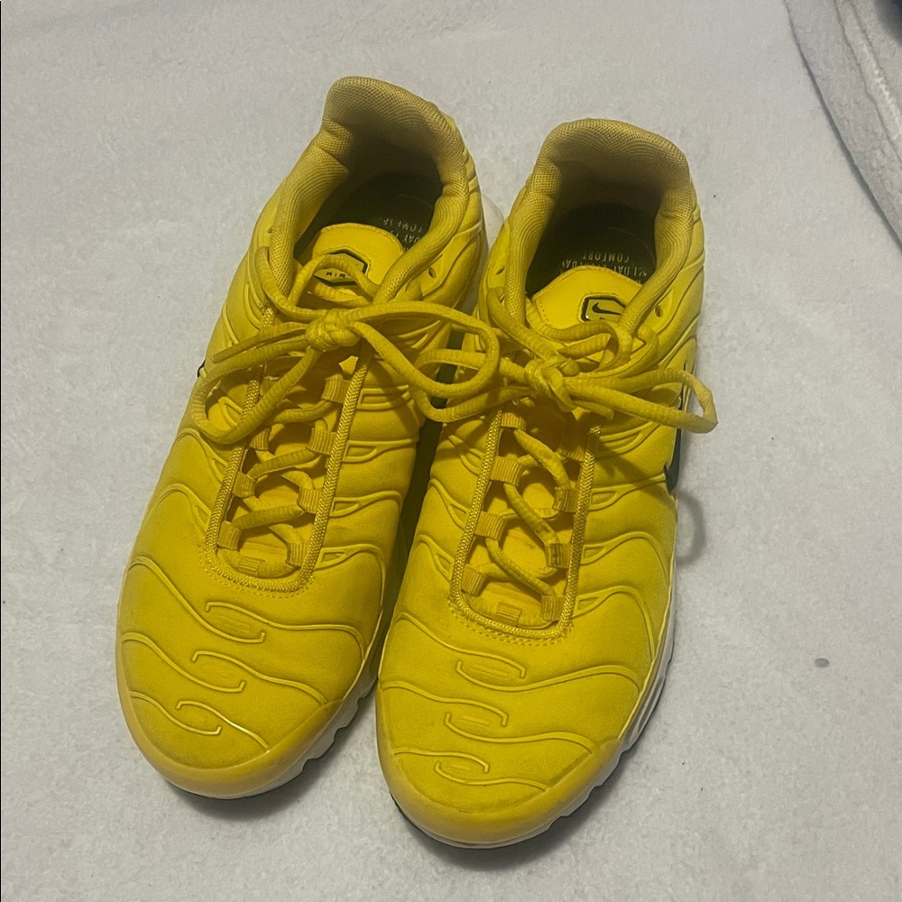 Women’s Nike Air Max Plus Yellow and White - Picture 3 of 5